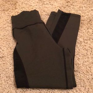 Cropped work out leggings